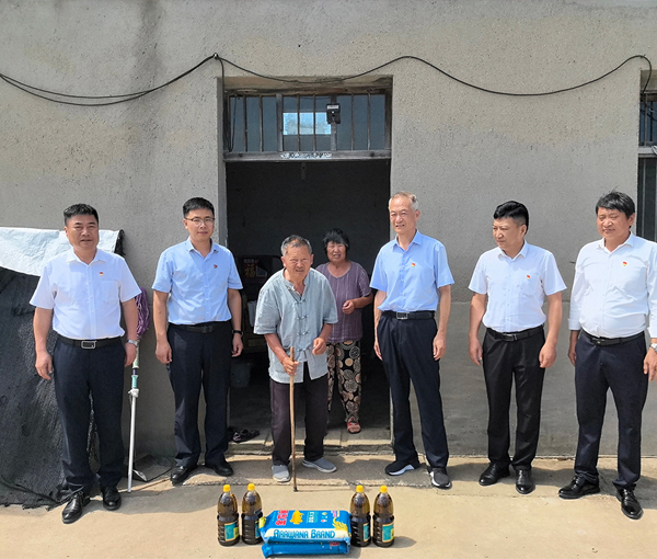 Xiaogang Village launches "July 1st" themed party day and centralized visits and assistance activities for selected units